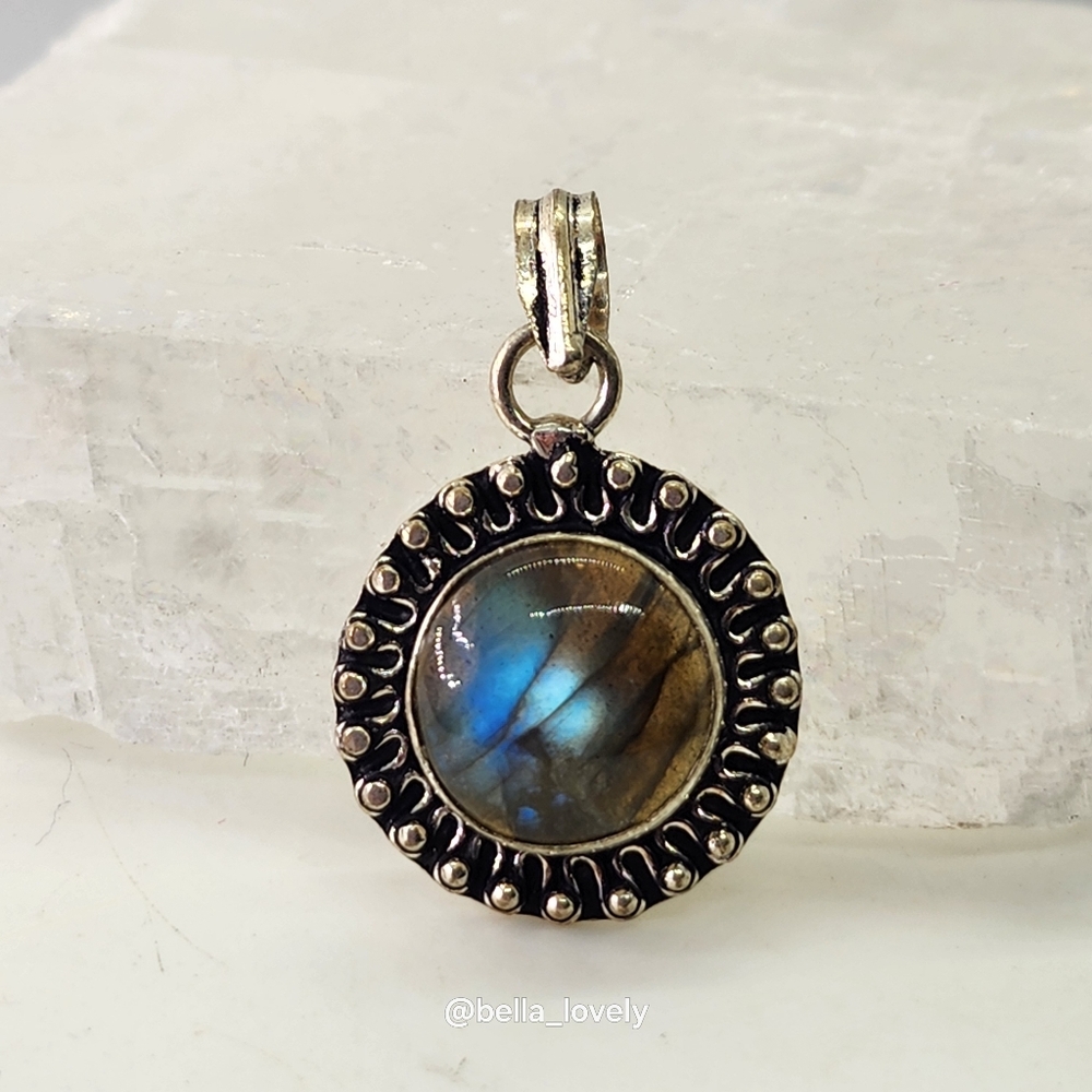 Labradorite Handmade Pendant Jewelry  Gift 1.52"